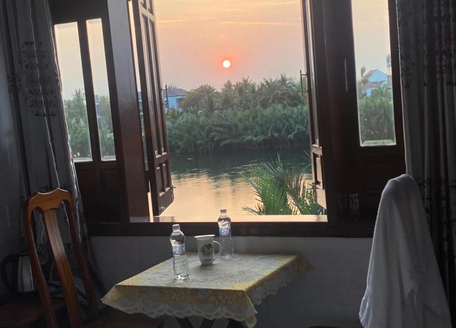 Lakeside Homestay هوي ان