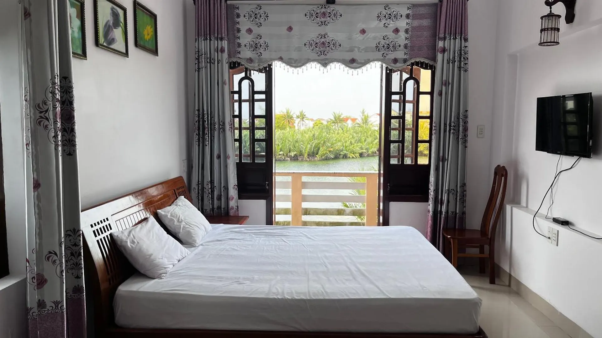 Lakeside Homestay Хойан