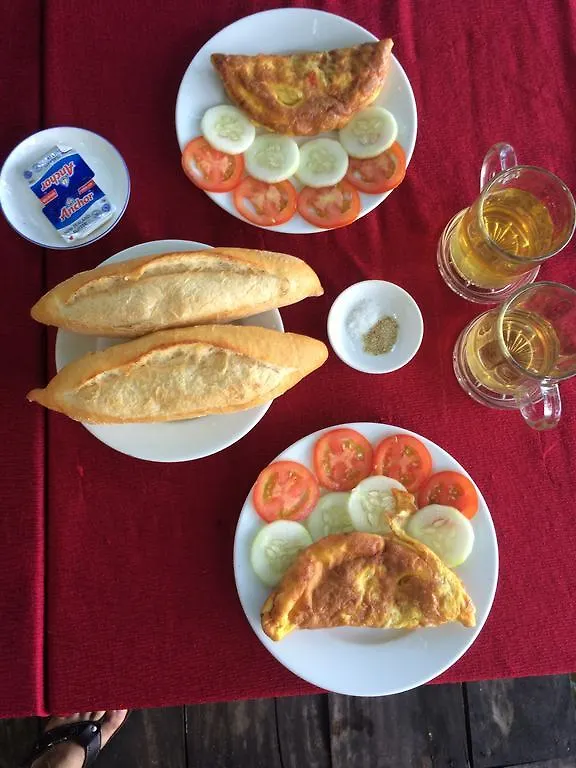 Lakeside Homestay Хойан 0*,