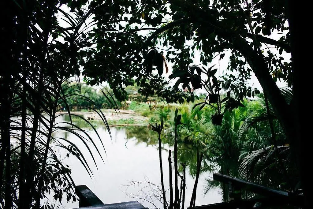 Lakeside Homestay Хойан Вьетнам